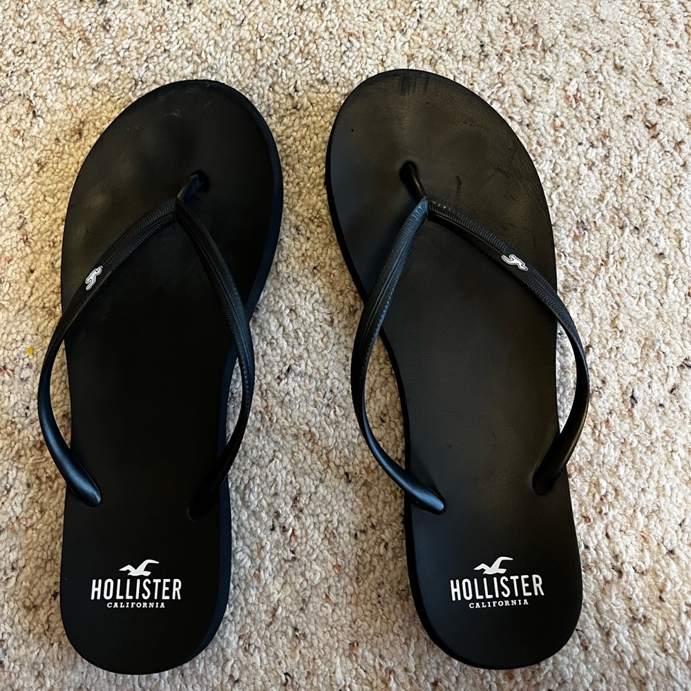 Hollister flip flops